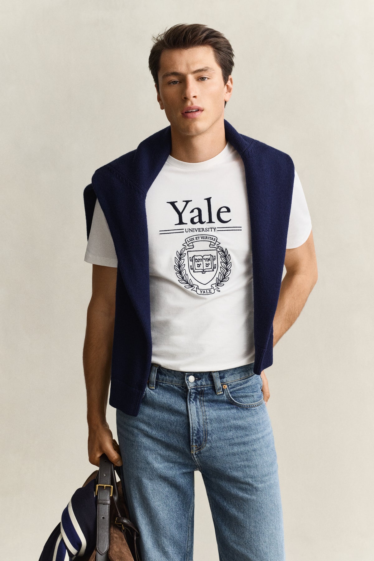 EGGSHELL, YALE T-SHIRT BY GANT AU.