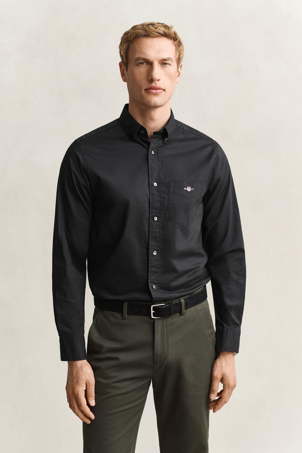 BLACK, REG CLASSIC POPLIN SHIRT, FRONT-VIEW BY GANT AU.
