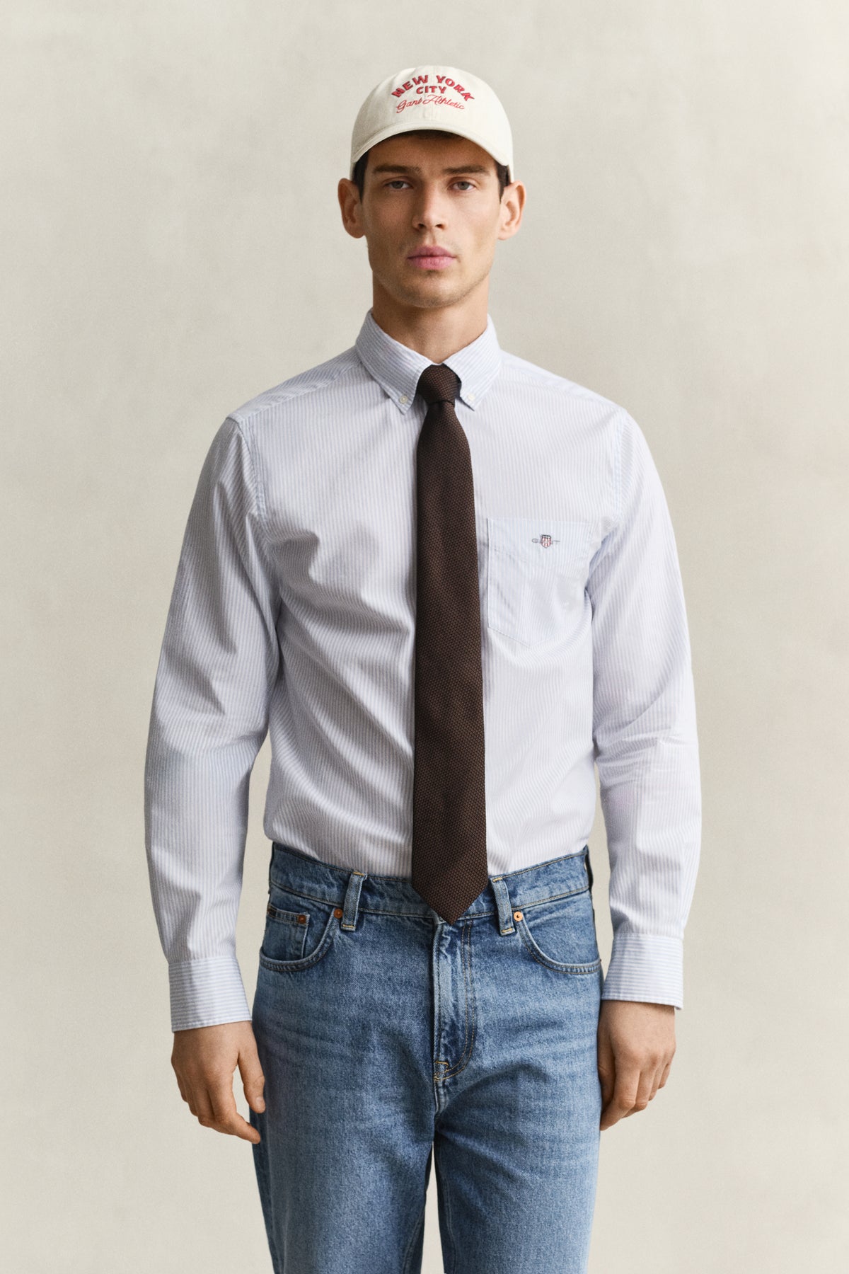 LIGHT BLUE, REG CLASSIC POPLIN BANKER SHIRT, FRONT-VIEW BY GANT AU.