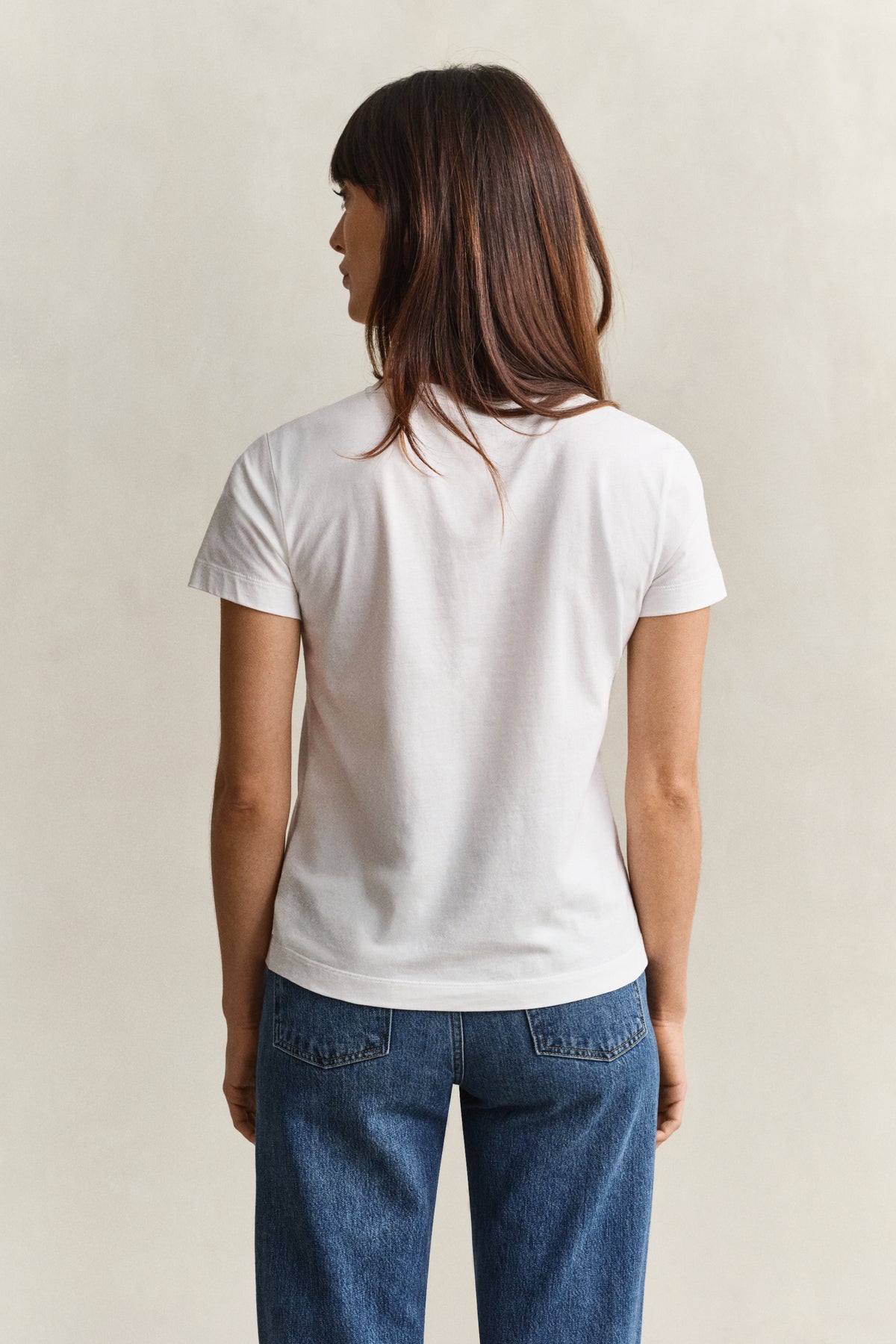 WHITE, REG SHIELD SS T-SHIRT, BACK-VIEW BY GANT AU.