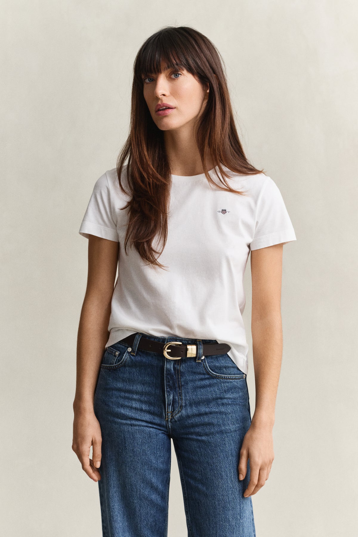 WHITE, REG SHIELD SS T-SHIRT, FRONT-VIEW BY GANT AU.