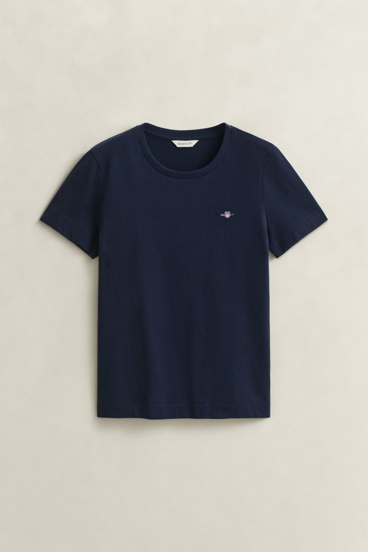 EVENING BLUE, REG SHIELD SS T-SHIRT BY GANT AU.