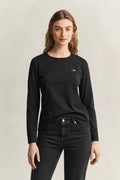 BLACK, REG SHIELD LS T-SHIRT, FRONT-VIEW BY GANT AU.