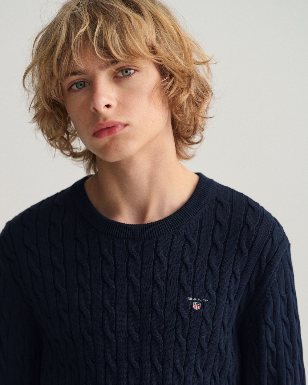 MODEL WEARING COTTON CABLE CREW
