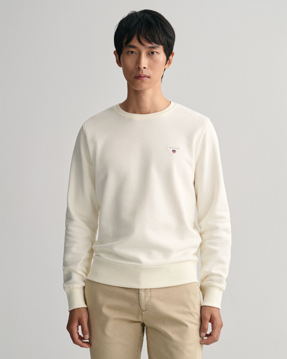 EGGSHELL, ORIGINAL C-NECK SWEAT, FRONT-VIEW BY GANT AU.